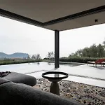 La Biancolilla Villa *