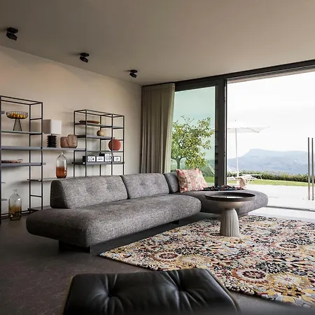 La Biancolilla Villa *